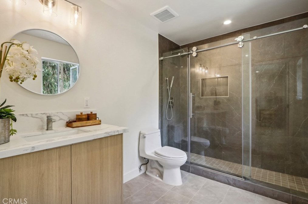 2230 Los Robles Ave, Pasadena CA 91104-4318 exterior