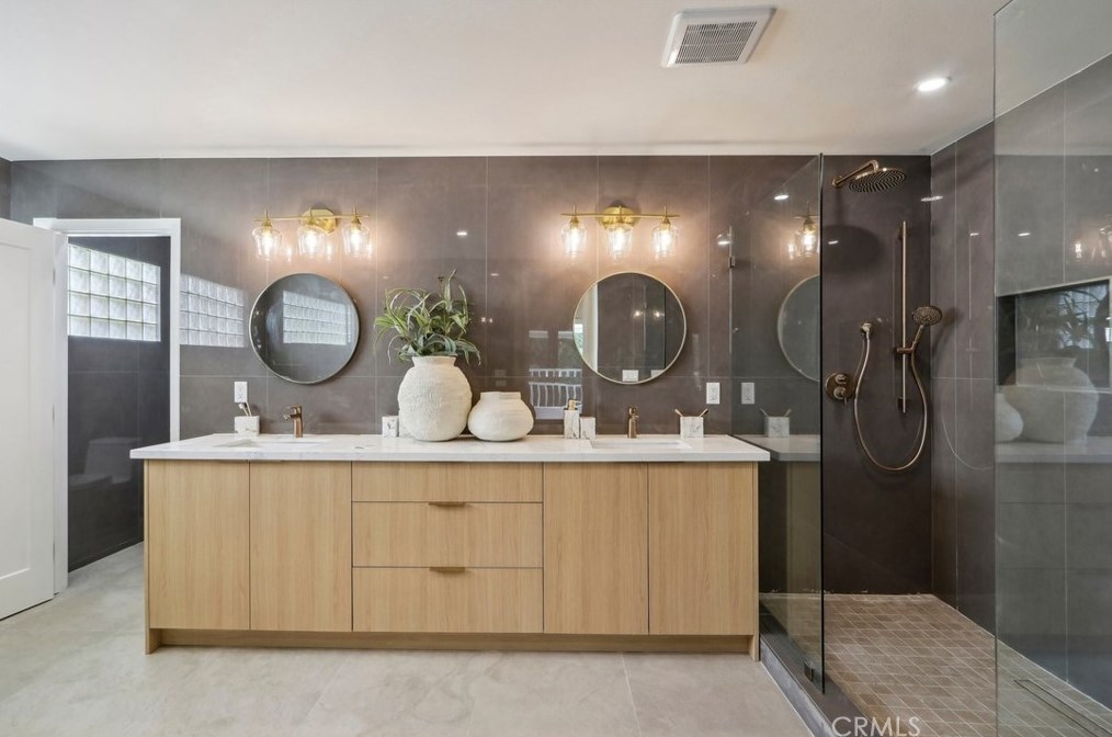 2230 Los Robles Ave, Pasadena CA 91104-4318 exterior