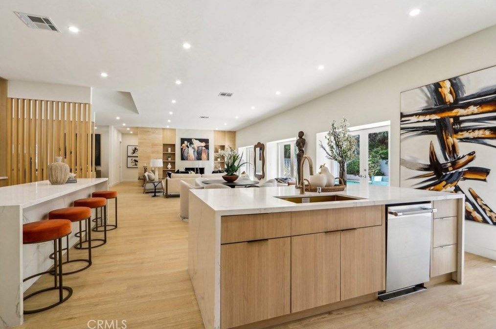 2230 Los Robles Ave, Pasadena CA 91104-4318 exterior