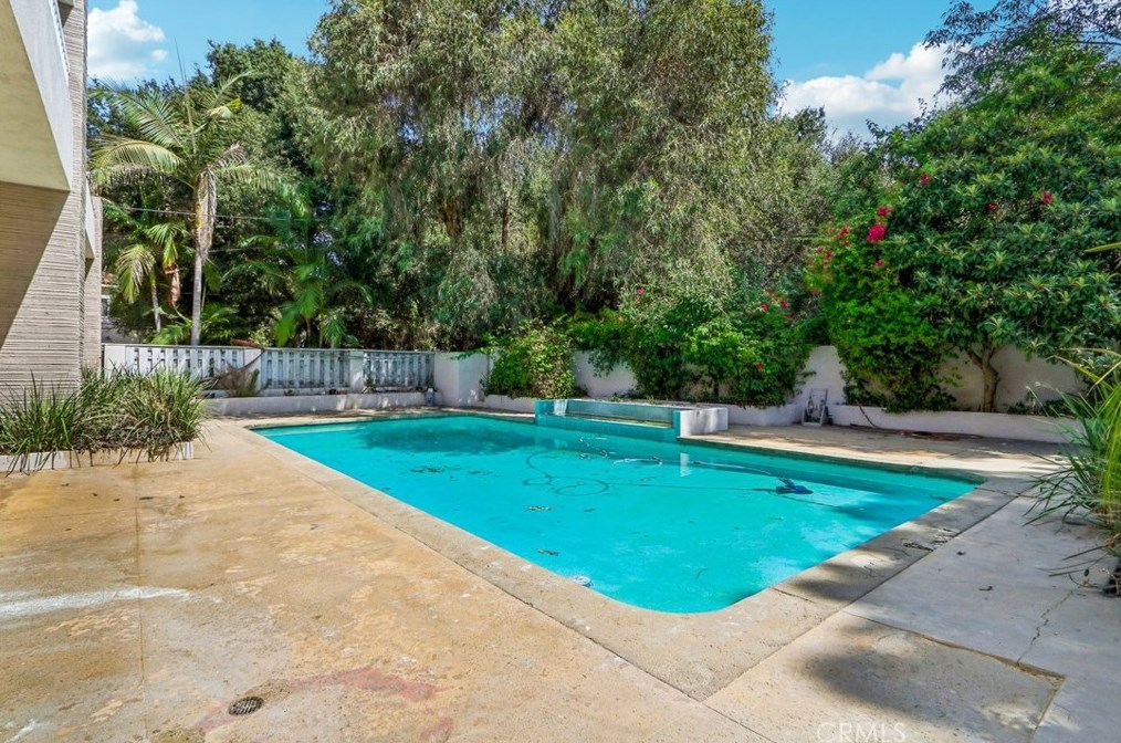 2230 Los Robles Ave, Pasadena CA 91104-4318 exterior