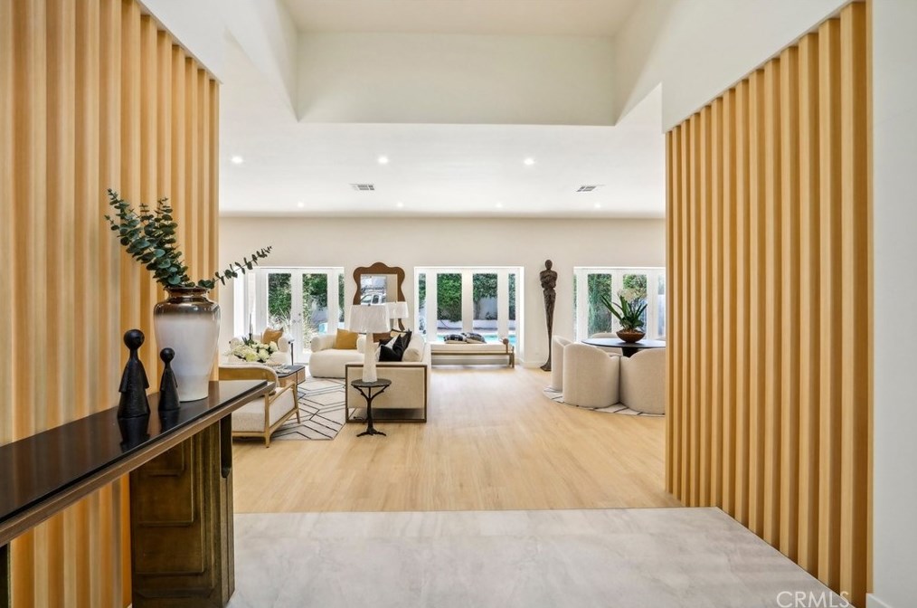 2230 Los Robles Ave, Pasadena CA 91104-4318 exterior