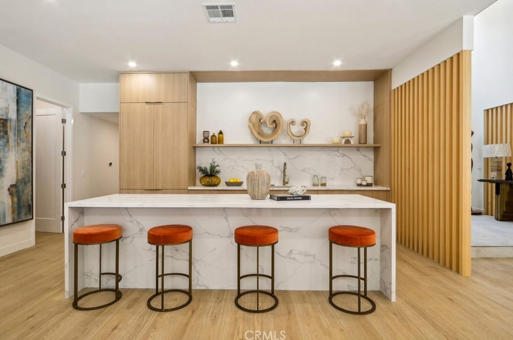 2230 Los Robles Ave, Pasadena CA 91104-4318 exterior