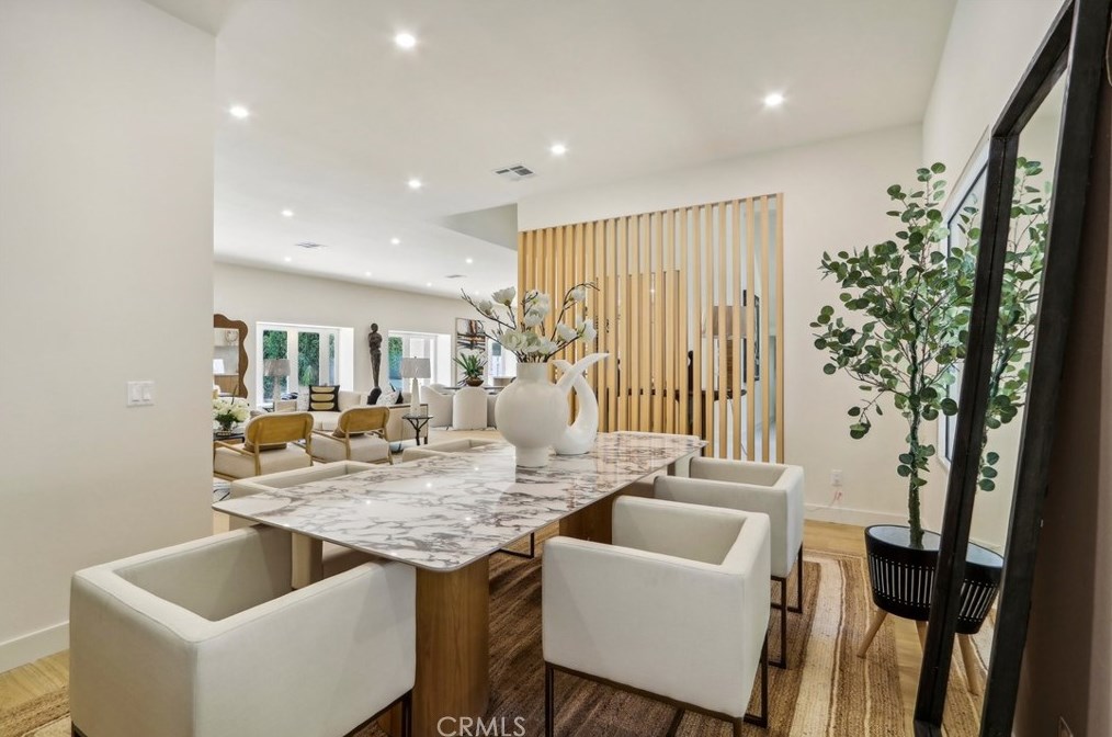 2230 Los Robles Ave, Pasadena CA 91104-4318 exterior