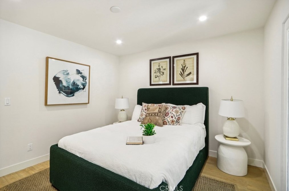 2230 Los Robles Ave, Pasadena CA 91104-4318 exterior