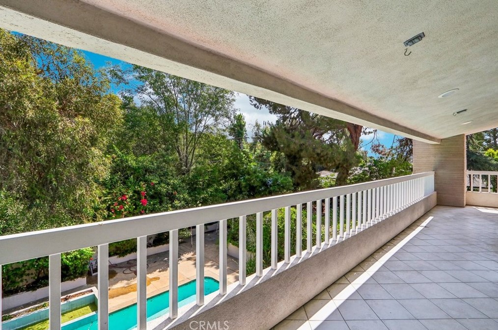 2230 Los Robles Ave, Pasadena CA 91104-4318 exterior