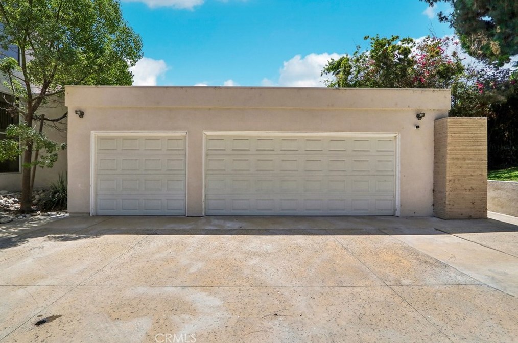 2230 Los Robles Ave, Pasadena CA 91104-4318 exterior