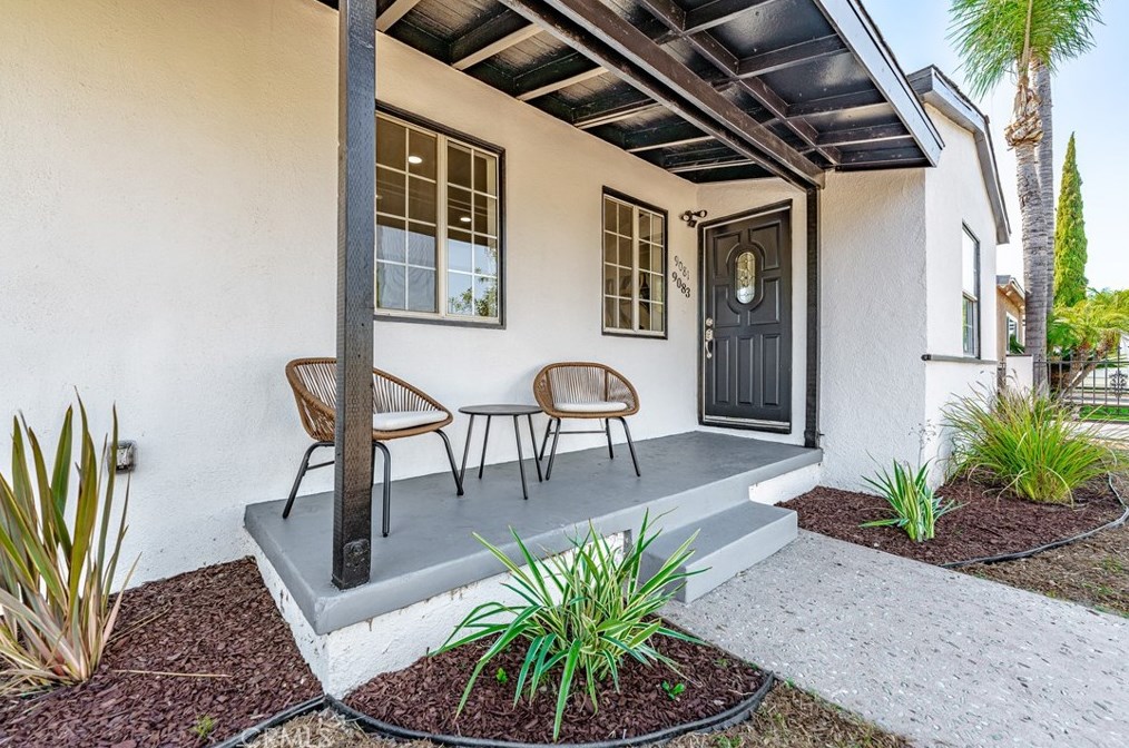 9081 Roslyndale Ave, Los Angeles, CA 91331-5631