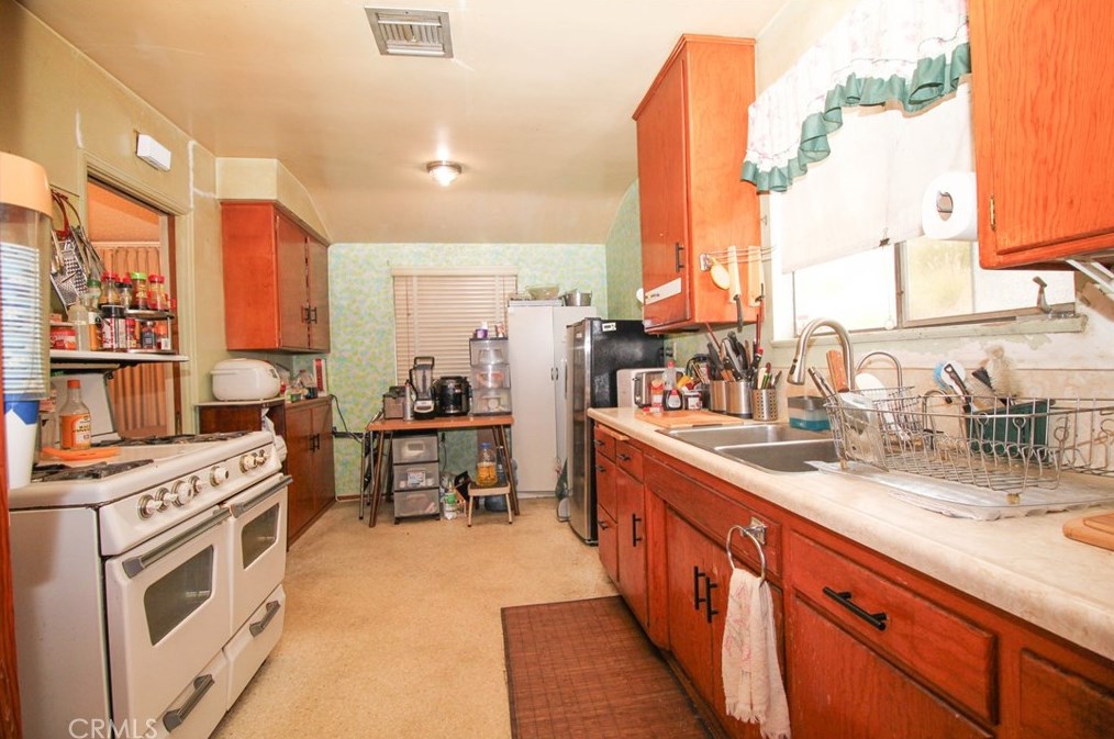 1360 Lincoln Ave, Monterey Park, CA 91755-5020
