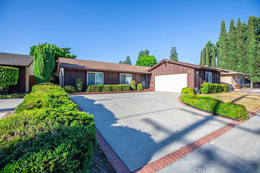 2547 Cochran St, Simi Valley, CA 93065-2666