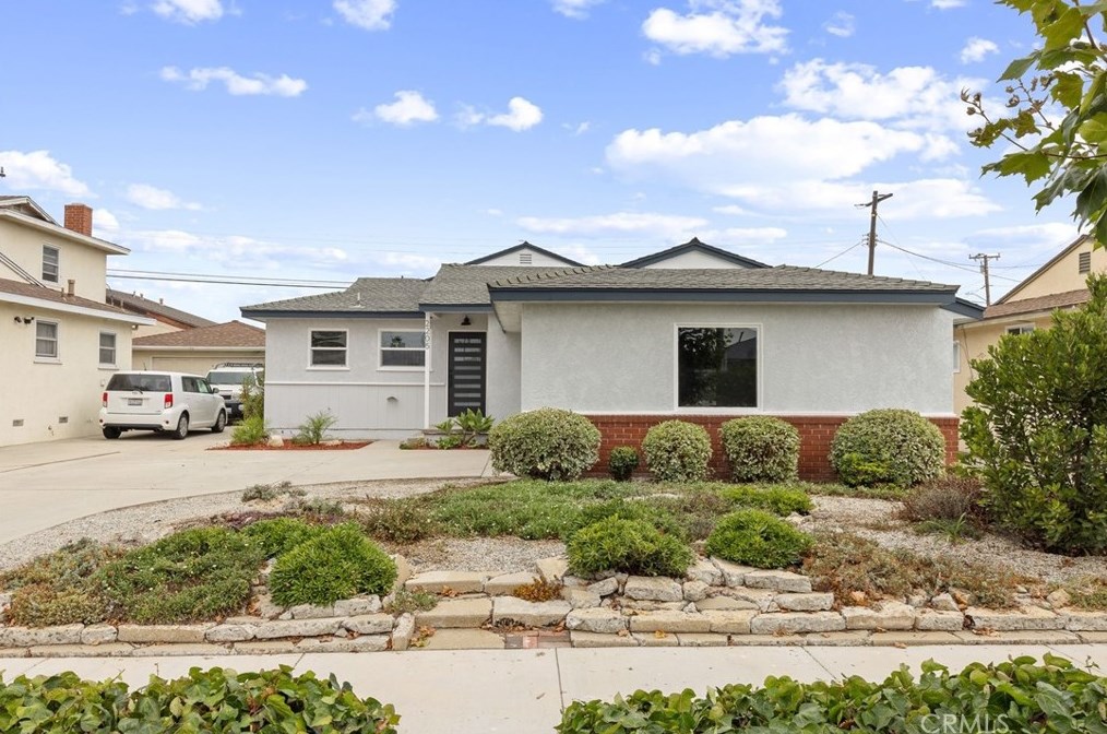 2205 170th St, Torrance, CA 90504-2831