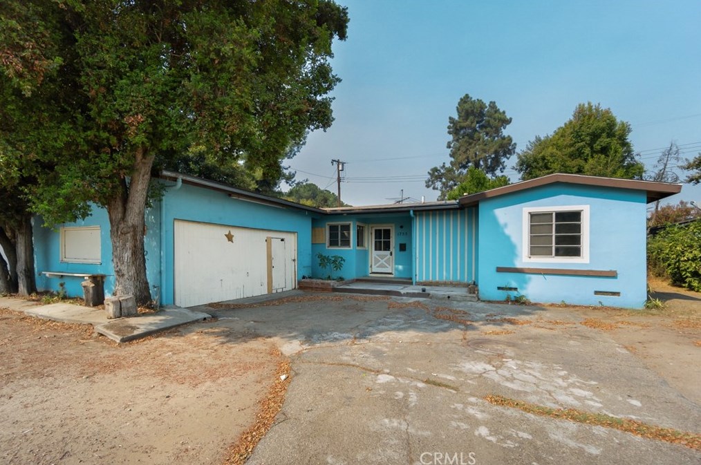 1755 Burton Rd, Glendora, CA 91740