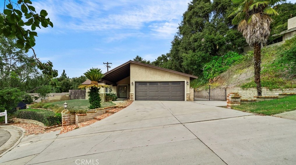 2339 Club Vista Dr, Glendora, CA 91741