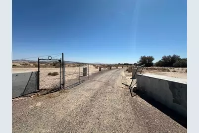30453 Berry Road, Newberry Springs, CA 92365 - Photo 2