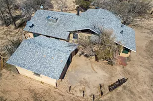 45200 Camelot Drive, Yermo, CA 92398 - Photo 2