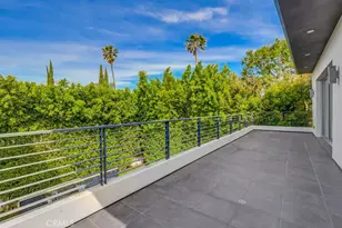 737 N Cherokee Ave, Los Angeles, CA 90038 - Photo 32