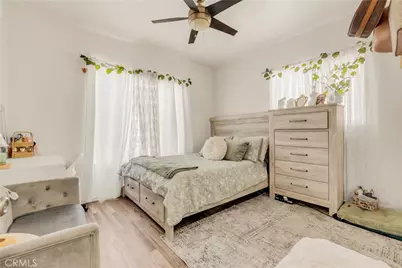 764 W 107th Street, Los Angeles, CA 90044 - Photo 30