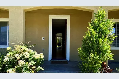 11958 Sunstone Court, Eastvale, CA 91752 - Photo 4