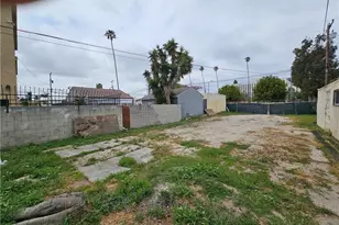 509 E 97th St, Inglewood, CA 90301 - Photo 4