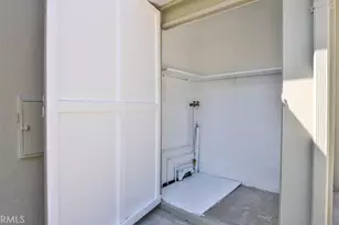 15841 Marlin Pl, Van Nuys, CA 91406 - Photo 26