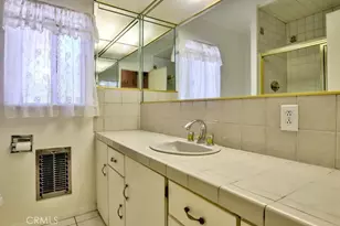 15841 Marlin Pl, Van Nuys, CA 91406 - Photo 32