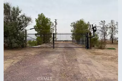 33979 Fremont Rd, Newberry Springs, CA 92365 - Photo 2