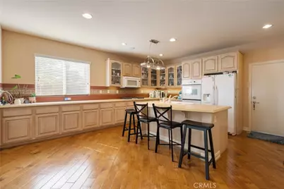 6800 Knightsbridge Court, Eastvale, CA 92880 - Photo 10