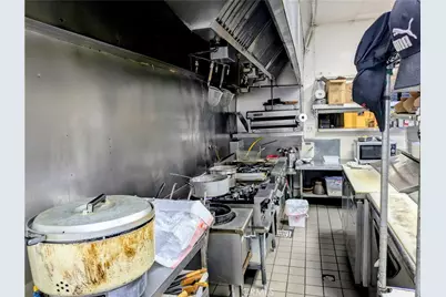 22984 Ventura Boulevard, Woodland Hills, CA 91364 - Photo 4