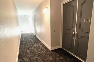 700 S Lake Ave, Pasadena, CA 91106 - Photo 8