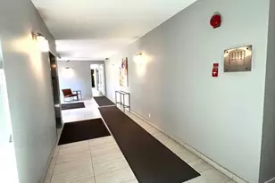 700 S Lake Ave, Pasadena, CA 91106 - Photo 6