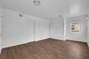 2035 W 102nd St, Los Angeles, CA 90047 - Photo 12