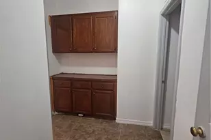 5411 Los Amigos Dr, Bakersfield, CA 93307 - Photo 20