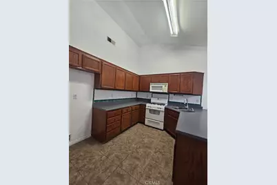 5411 Los Amigos Drive, Bakersfield, CA 93307 - Photo 6