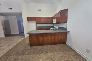 5411 Los Amigos Dr, Bakersfield, CA 93307 - Photo 4