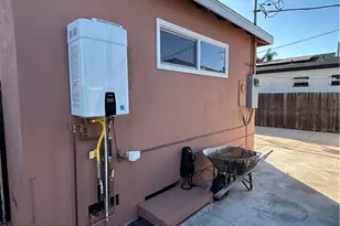 161 W 84th, Los Angeles, CA 90003 - Photo 6