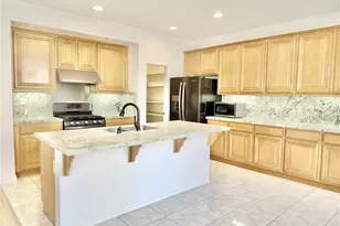 34619 Chinaberry, Winchester, CA 92596 - Photo 10