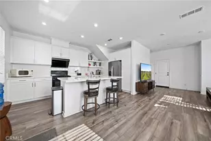 981 W Clover, Rialto, CA 92376 - Photo 2