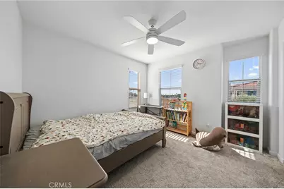 981 W Clover, Rialto, CA 92376 - Photo 6