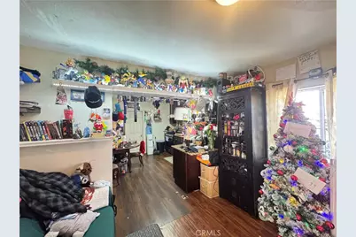 927 W 48th Street, Los Angeles, CA 90037 - Photo 12