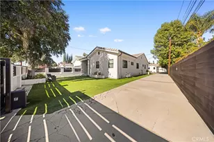 22913 Burbank, Woodland Hills, CA 91367 - Photo 18