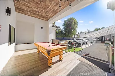 22913 Burbank, Woodland Hills, CA 91367 - Photo 20