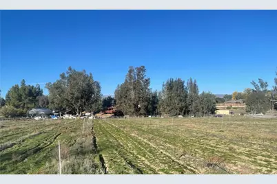 27560 Cornell St, Hemet, CA 92544 - Photo 8