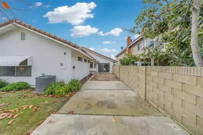 19019 Vickie, Cerritos, CA 90703 - Photo 38