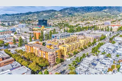 201 E Angeleno Avenue #206, Burbank, CA 91502 - Photo 2