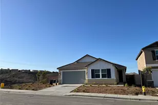 45033 Starina, Lake Elsinore, CA 92532 - Photo 2