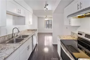 433 S Manhattan, Los Angeles, CA 90020 - Photo 1