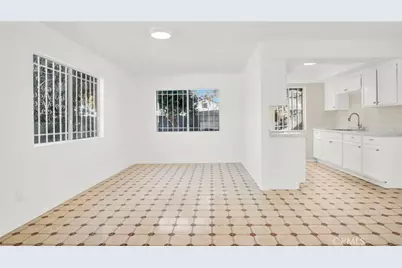 8024 Crockett, Los Angeles, CA 90001 - Photo 12