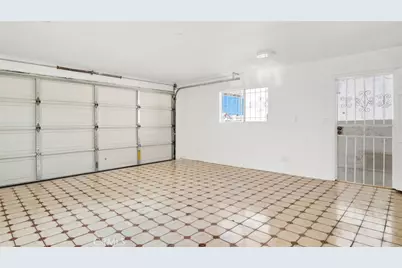 8024 Crockett, Los Angeles, CA 90001 - Photo 6