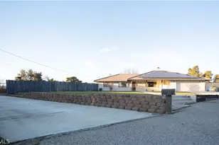 15150 Riverside, Apple Valley, CA 92307 - Photo 2