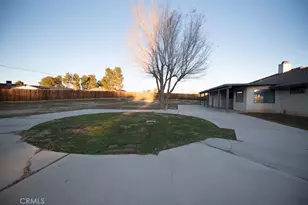 15150 Riverside, Apple Valley, CA 92307 - Photo 22