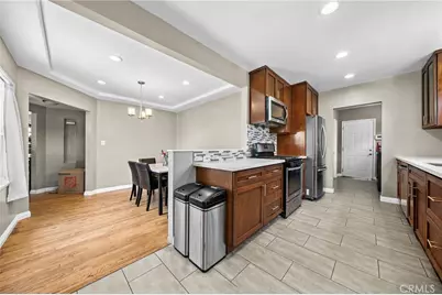 9406 S Harvard Boulevard, Los Angeles, CA 90047 - Photo 12